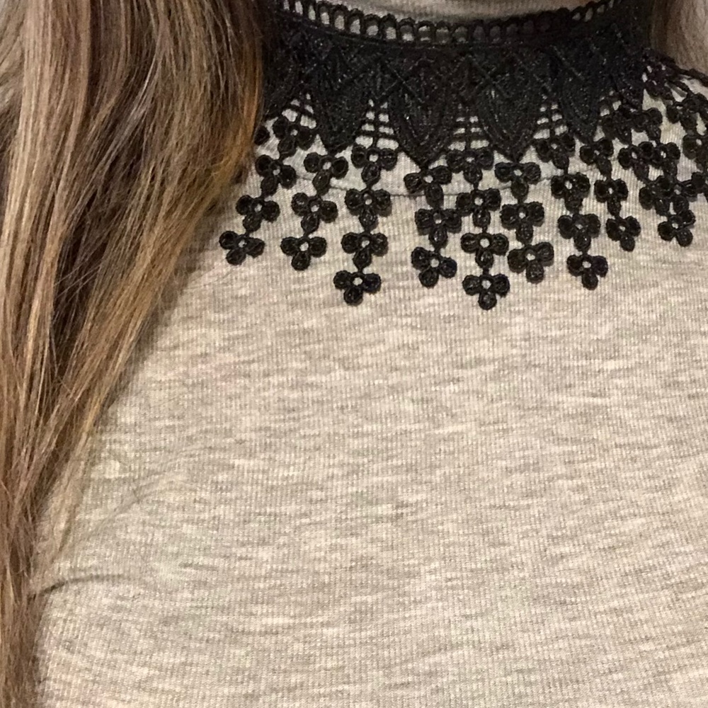 DRAMATIC BLACK LACE CHOKER